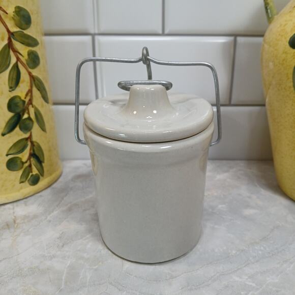 Beige Stoneware Farmhouse Crock wLid Vtg Kitchen Storage Canister Rustic Decor - Picture 1 of 9